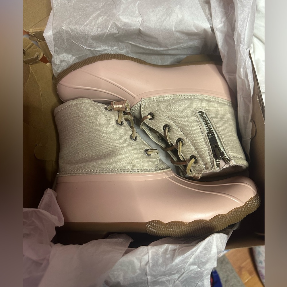 Women’s Sperry boots